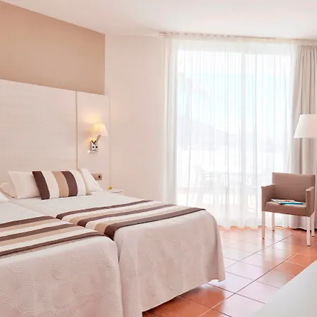 Tres Torres Отель 4*